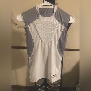 NEW LISTING YOUTH SPORT CHEST PROTECTOR